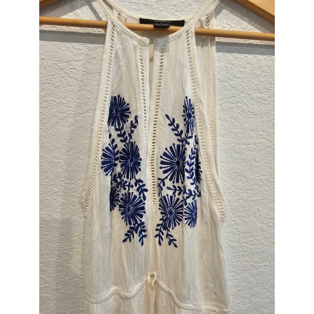 Forever 21 white maxi with blue floral embroidery sz small